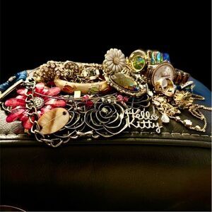 5 Pcs vintage 2 modern jewelry lot – All Wearable 7.19A